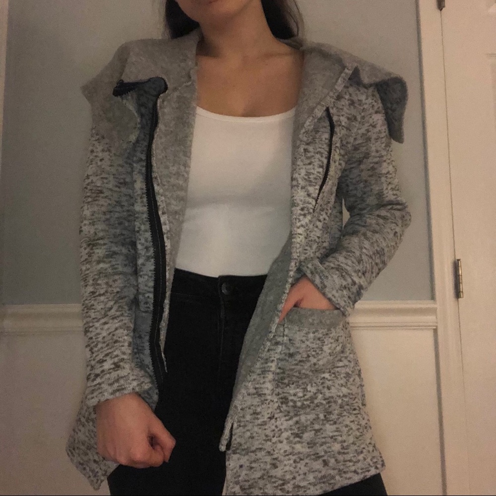 Overmal Zip up Sweater